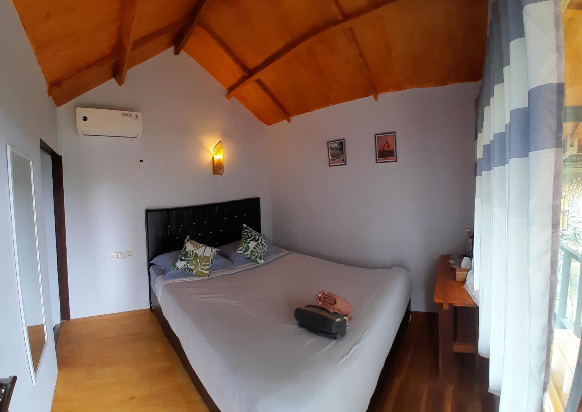 Poetri Bungalow & Restaurant Сенару Екстериор снимка