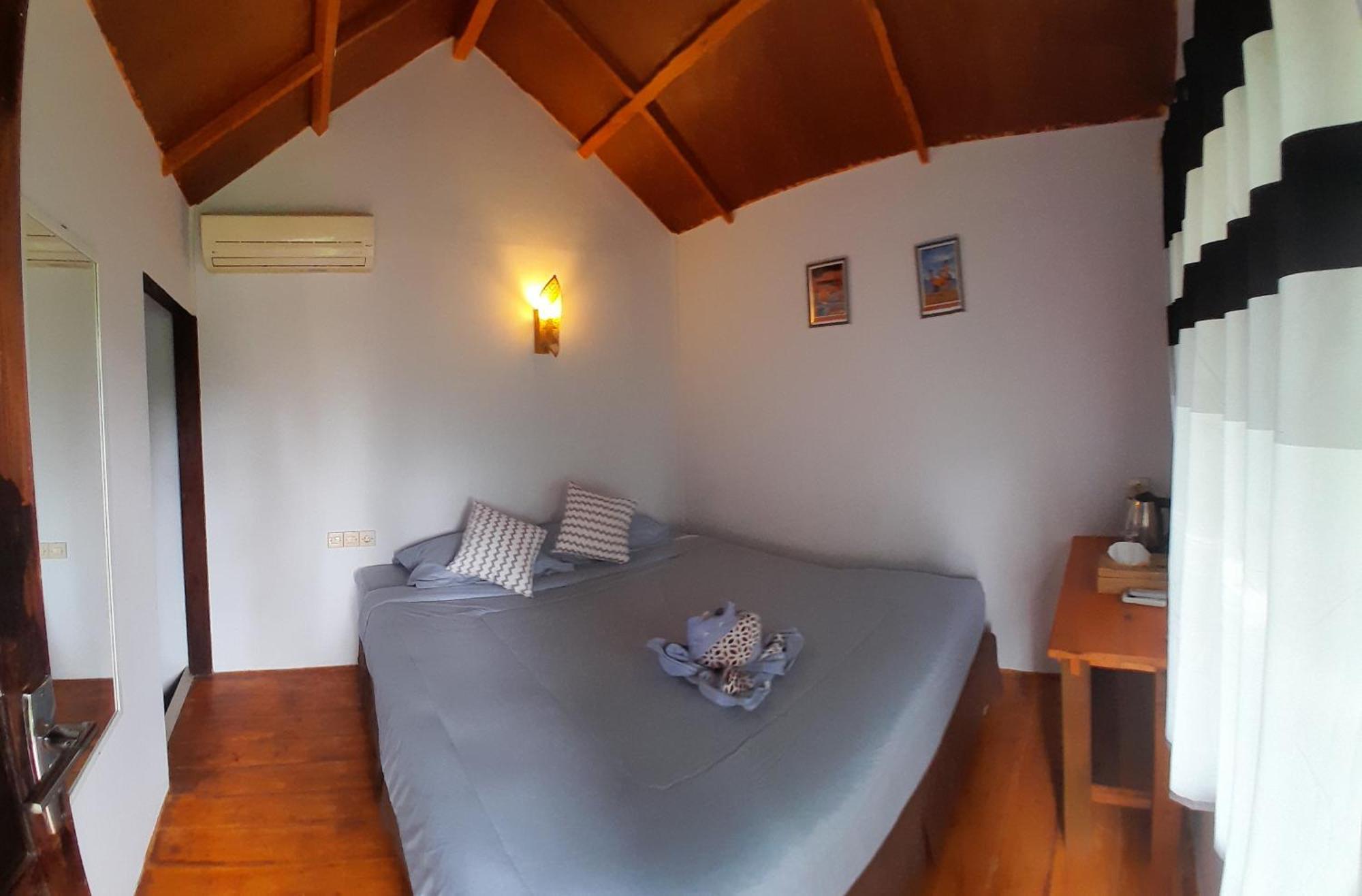 Poetri Bungalow & Restaurant Сенару Екстериор снимка