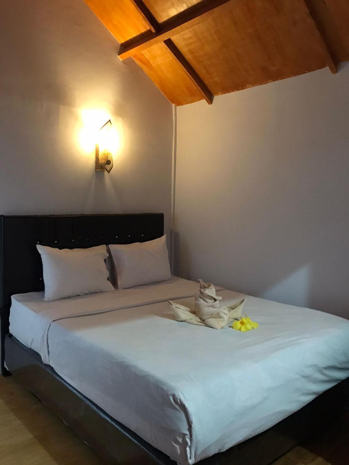 Poetri Bungalow & Restaurant Сенару Екстериор снимка