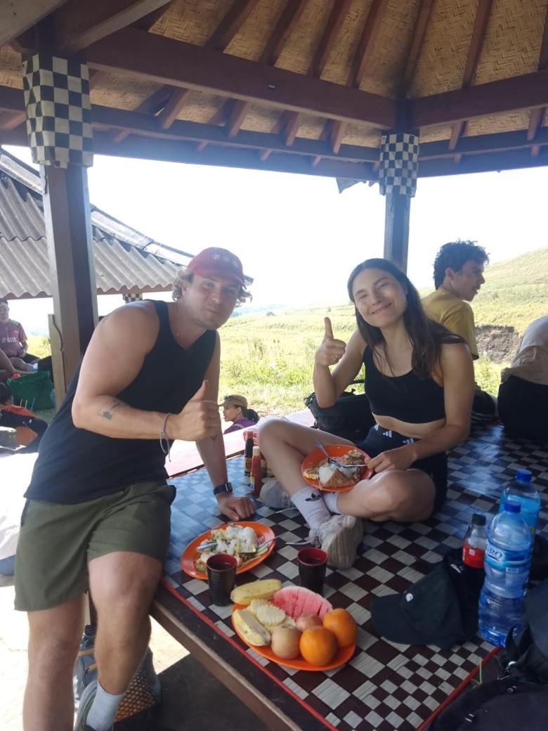 Poetri Bungalow & Restaurant Сенару Екстериор снимка